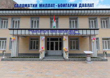 Ифтитоҳи ду иншооти соҳаи тандурустӣ дар ноҳияи Айнӣ ва Деваштич